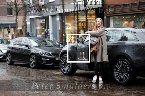 Amsterdam 4 februari 2019
Micky Hoogendijk met haar Range Rover Velar op de cornelis schuytstraat.