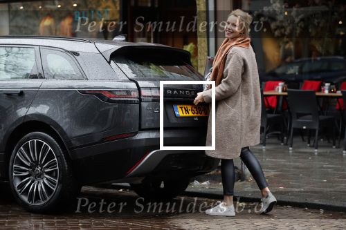 Amsterdam 4 februari 2019
Micky Hoogendijk met haar Range Rover Velar op de cornelis schuytstraat.