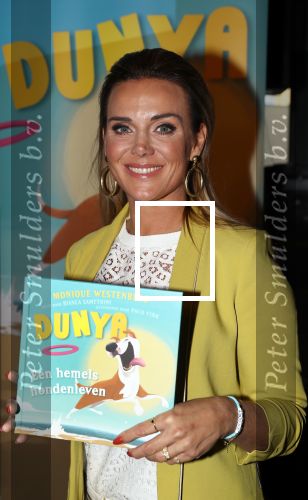 Berkel en Rodenrijs, 12 Maart 2019
Uitreiking boek  Dunya van Monique Hazes    Monique Westenberg