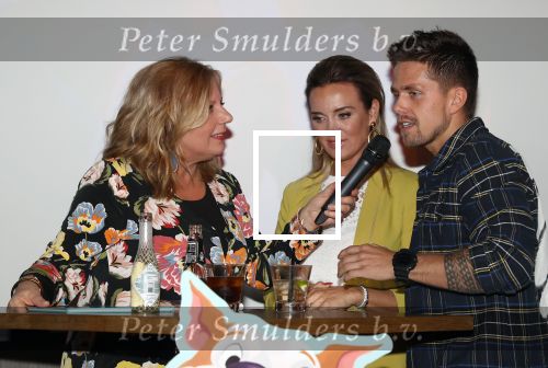 Berkel en Rodenrijs, 12 Maart 2019
Uitreiking boek  Dunya van Monique Hazes    Monique Westenberg