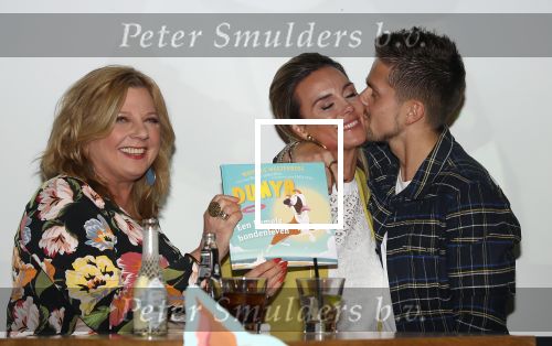 Berkel en Rodenrijs, 12 Maart 2019
Uitreiking boek  Dunya van Monique Hazes    Monique Westenberg