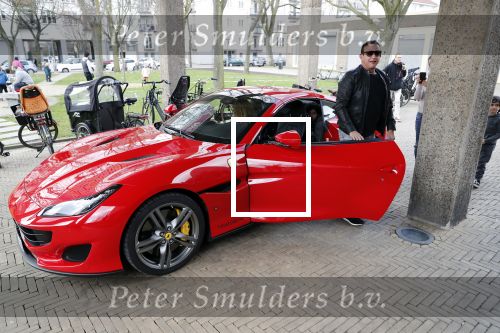 Amsterdam 2 maart 2019
Najib Amhali en zijn vrouw Miama vieren de 4e verjaardag van hun zoon Novell . Ook zoon Noah is aanwezig in Candy Castle. Ze arriveren in een rode ferrari.