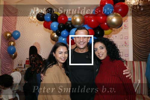 Amsterdam 2 maart 2019
Najib Amhali en zijn vrouw Miama vieren de 4e verjaardag van hun zoon Novell . Ook zoon Noah is aanwezig in Candy Castle