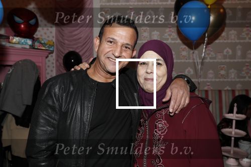 Amsterdam 2 maart 2019
Najib Amhali en zijn vrouw Miama vieren de 4e verjaardag van hun zoon Novell . Ook zoon Noah is aanwezig in Candy Castle. Najib met zijn moeder.