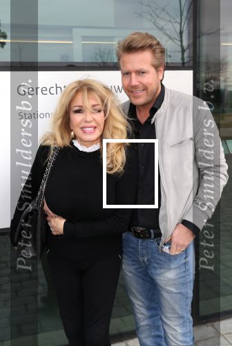 Breda, 21 Februari 2019
Patricia Paay met partner bij rechtbank Breda