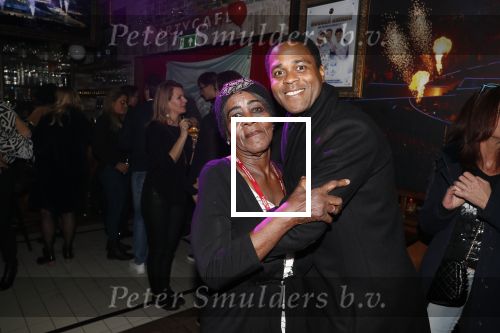 Amsterdam 14 februari 2019
Feestje voor de kluivert dog rescue foundation in het toppers cafe. Patrick Kluivert met zijn moeder