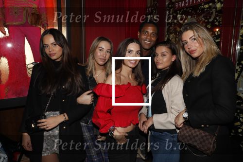 Amsterdam 14 februari 2019
Feestje voor de kluivert dog rescue foundation in het toppers cafe. Rosanna Kluivert Patrick Kluivert met vriendinnen