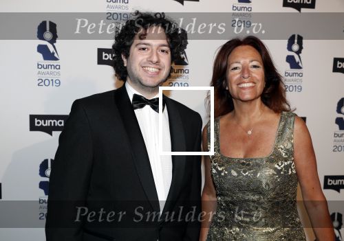 Hilversum 11 maart 2019
Uitreiking BUMA prijzen in studio 21. paula Patricio met zoon