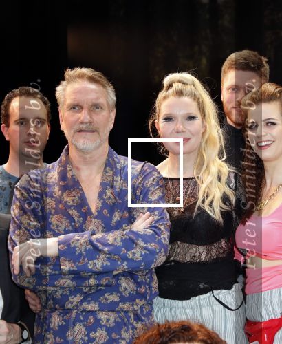 Amsterdam 7 maart 2019
Premiere Single camping in nieuwe deLamar theater.
 Peter Blok, Tjitske Reidinga, Elise Schaap, Rop Verheijen en Ilse Warringa.