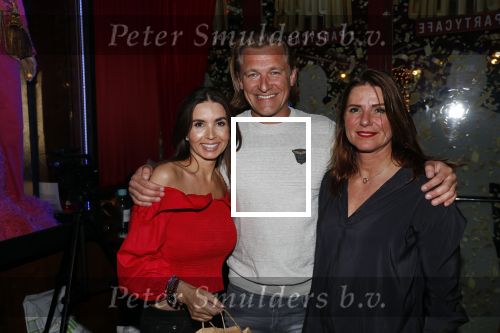 Amsterdam 14 februari 2019
Feestje voor de kluivert dog rescue foundation in het toppers cafe. Dierenarts van SBS6 Piet Hellemans met vrouw Rosanna Kluivert en Anopuk Smulders.