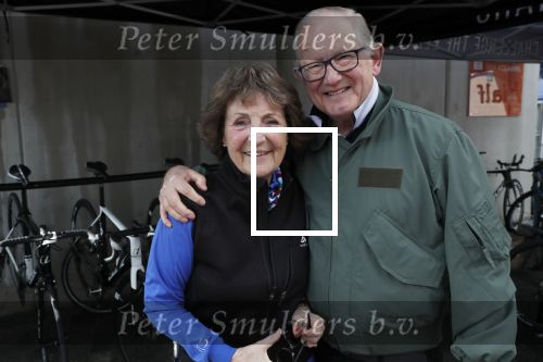 Heerenveen 17 maart 2019
De hollandse 100 voor de stichting lymphe&Co in Thialf.
Aanwezig oa Prins Bernhard jr Prinses Annette Prins Pieter Christiaan Mr Pieter v Vollenhoven Prinses Margriet Rosanna Kluivert Monique des Bouvrie en Tim Douwsma.