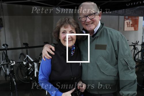 Heerenveen 17 maart 2019
De hollandse 100 voor de stichting lymphe&Co in Thialf.
Aanwezig oa Prins Bernhard jr Prinses Annette Prins Pieter Christiaan Mr Pieter v Vollenhoven Prinses Margriet Rosanna Kluivert Monique des Bouvrie en Tim Douwsma.