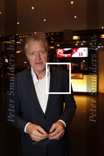 Amsterdam 6 februari 2019
Premiere de waarheid in het de la mar theater. Porgy Franssen kwam met zijn nieuwe vriendin Renee Fokker