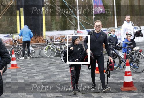 Heerenveen 17 maart 2019
De hollandse 100 voor de stichting lymphe&Co in Thialf.
Aanwezig oa Prins Bernhard jr Prinses Annette Prins Pieter Christiaan Mr Pieter v Vollenhoven Prinses Margriet Rosanna Kluivert Monique des Bouvrie en Tim Douwsma.