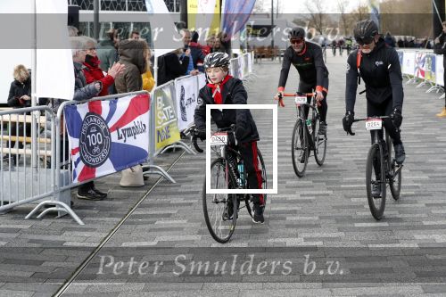 Heerenveen 17 maart 2019
De hollandse 100 voor de stichting lymphe&Co in Thialf.
Aanwezig oa Prins Bernhard jr Prinses Annette Prins Pieter Christiaan Mr Pieter v Vollenhoven Prinses Margriet Rosanna Kluivert Monique des Bouvrie en Tim Douwsma.