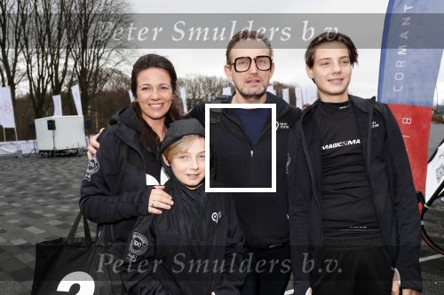 Heerenveen 17 maart 2019
De hollandse 100 voor de stichting lymphe&Co in Thialf.
Aanwezig oa Prins Bernhard jr Prinses Annette Prins Pieter Christiaan Mr Pieter v Vollenhoven Prinses Margriet Rosanna Kluivert Monique des Bouvrie en Tim Douwsma.