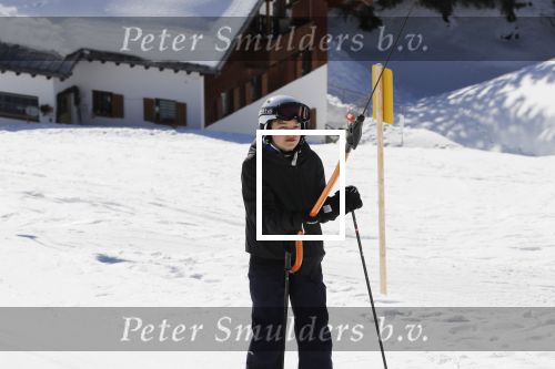 Lech 25 februari 2019
Koning Willem-Alexander, Koningin MÃ¡xima, Prinses Beatrix, Prins Constantijn, Prinses Laurentien en de prinsessen Amalia, Alexia en Ariane samen met Eloise, Leonore en Claus-Casimir tijdens de fotosessie tijdens de wintersportvakantie in Lech.