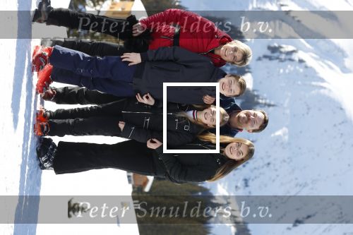 Lech 25 februari 2019
Koning Willem-Alexander, Koningin MÃ¡xima, Prinses Beatrix, Prins Constantijn, Prinses Laurentien en de prinsessen Amalia, Alexia en Ariane samen met Eloise, Leonore en Claus-Casimir tijdens de fotosessie tijdens de wintersportvakantie in Lech.