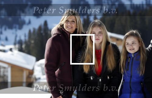 Lech 25 februari 2019
Koning Willem-Alexander, Koningin MÃ¡xima, Prinses Beatrix, Prins Constantijn, Prinses Laurentien en de prinsessen Amalia, Alexia en Ariane samen met Eloise, Leonore en Claus-Casimir tijdens de fotosessie tijdens de wintersportvakantie in Lech.
