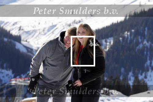 Lech 25 februari 2019
Koning Willem-Alexander, Koningin MÃ¡xima, Prinses Beatrix, Prins Constantijn, Prinses Laurentien en de prinsessen Amalia, Alexia en Ariane samen met Eloise, Leonore en Claus-Casimir tijdens de fotosessie tijdens de wintersportvakantie in Lech.