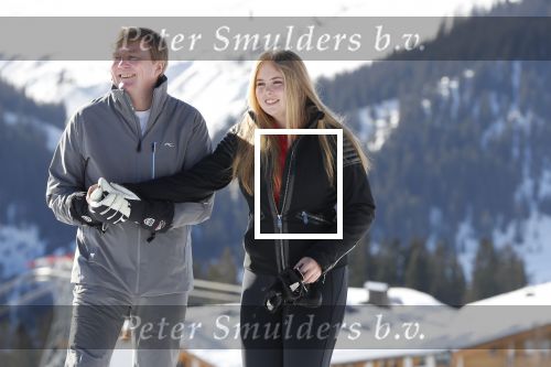 Lech 25 februari 2019
Koning Willem-Alexander, Koningin MÃ¡xima, Prinses Beatrix, Prins Constantijn, Prinses Laurentien en de prinsessen Amalia, Alexia en Ariane samen met Eloise, Leonore en Claus-Casimir tijdens de fotosessie tijdens de wintersportvakantie in Lech.