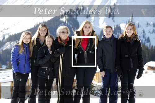 Lech 25 februari 2019
Koning Willem-Alexander, Koningin MÃ¡xima, Prinses Beatrix, Prins Constantijn, Prinses Laurentien en de prinsessen Amalia, Alexia en Ariane samen met Eloise, Leonore en Claus-Casimir tijdens de fotosessie tijdens de wintersportvakantie in Lech.