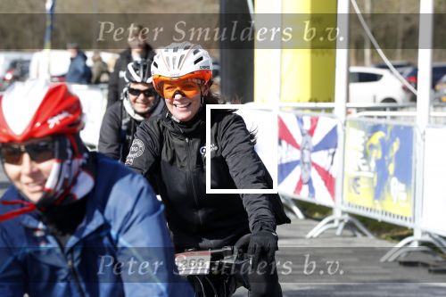Heerenveen 17 maart 2019
De hollandse 100 voor de stichting lymphe&Co in Thialf.
Aanwezig oa Prins Bernhard jr Prinses Annette Prins Pieter Christiaan Mr Pieter v Vollenhoven Prinses Margriet Rosanna Kluivert Monique des Bouvrie en Tim Douwsma.