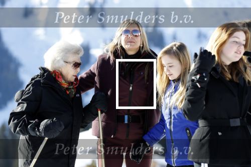 Lech 25 februari 2019
Koning Willem-Alexander, Koningin MÃ¡xima, Prinses Beatrix, Prins Constantijn, Prinses Laurentien en de prinsessen Amalia, Alexia en Ariane samen met Eloise, Leonore en Claus-Casimir tijdens de fotosessie tijdens de wintersportvakantie in Lech.