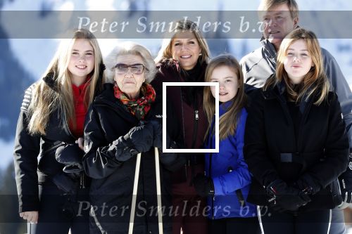 Lech 25 februari 2019
Koning Willem-Alexander, Koningin MÃ¡xima, Prinses Beatrix, Prins Constantijn, Prinses Laurentien en de prinsessen Amalia, Alexia en Ariane samen met Eloise, Leonore en Claus-Casimir tijdens de fotosessie tijdens de wintersportvakantie in Lech.