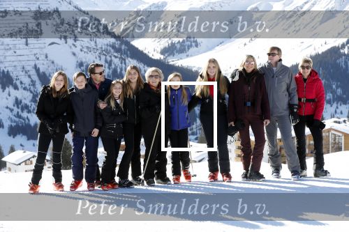 Lech 25 februari 2019
Koning Willem-Alexander, Koningin MÃ¡xima, Prinses Beatrix, Prins Constantijn, Prinses Laurentien en de prinsessen Amalia, Alexia en Ariane samen met Eloise, Leonore en Claus-Casimir tijdens de fotosessie tijdens de wintersportvakantie in Lech.