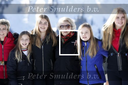 Lech 25 februari 2019
Koning Willem-Alexander, Koningin MÃ¡xima, Prinses Beatrix, Prins Constantijn, Prinses Laurentien en de prinsessen Amalia, Alexia en Ariane samen met Eloise, Leonore en Claus-Casimir tijdens de fotosessie tijdens de wintersportvakantie in Lech.