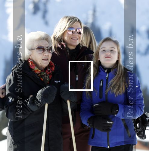 Lech 25 februari 2019
Koning Willem-Alexander, Koningin MÃ¡xima, Prinses Beatrix, Prins Constantijn, Prinses Laurentien en de prinsessen Amalia, Alexia en Ariane samen met Eloise, Leonore en Claus-Casimir tijdens de fotosessie tijdens de wintersportvakantie in Lech.