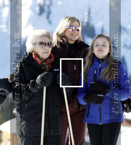 Lech 25 februari 2019
Koning Willem-Alexander, Koningin MÃ¡xima, Prinses Beatrix, Prins Constantijn, Prinses Laurentien en de prinsessen Amalia, Alexia en Ariane samen met Eloise, Leonore en Claus-Casimir tijdens de fotosessie tijdens de wintersportvakantie in Lech.