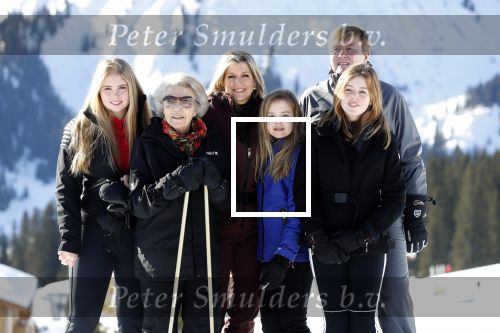 Lech 25 februari 2019
Koning Willem-Alexander, Koningin MÃ¡xima, Prinses Beatrix, Prins Constantijn, Prinses Laurentien en de prinsessen Amalia, Alexia en Ariane samen met Eloise, Leonore en Claus-Casimir tijdens de fotosessie tijdens de wintersportvakantie in Lech.