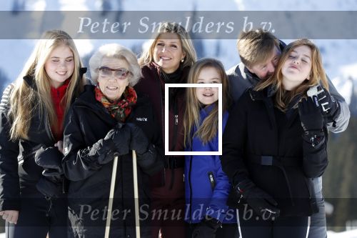 Lech 25 februari 2019
Koning Willem-Alexander, Koningin MÃ¡xima, Prinses Beatrix, Prins Constantijn, Prinses Laurentien en de prinsessen Amalia, Alexia en Ariane samen met Eloise, Leonore en Claus-Casimir tijdens de fotosessie tijdens de wintersportvakantie in Lech.