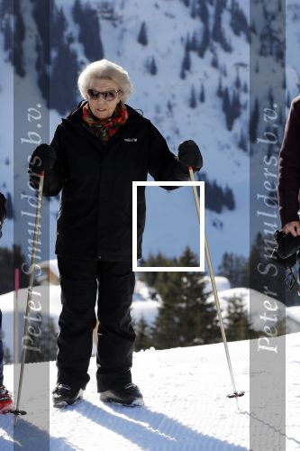 Lech 25 februari 2019
Koning Willem-Alexander, Koningin MÃ¡xima, Prinses Beatrix, Prins Constantijn, Prinses Laurentien en de prinsessen Amalia, Alexia en Ariane samen met Eloise, Leonore en Claus-Casimir tijdens de fotosessie tijdens de wintersportvakantie in Lech.