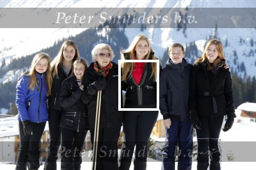 Lech 25 februari 2019
Koning Willem-Alexander, Koningin MÃ¡xima, Prinses Beatrix, Prins Constantijn, Prinses Laurentien en de prinsessen Amalia, Alexia en Ariane samen met Eloise, Leonore en Claus-Casimir tijdens de fotosessie tijdens de wintersportvakantie in Lech.