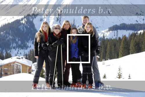Lech 25 februari 2019
Koning Willem-Alexander, Koningin MÃ¡xima, Prinses Beatrix, Prins Constantijn, Prinses Laurentien en de prinsessen Amalia, Alexia en Ariane samen met Eloise, Leonore en Claus-Casimir tijdens de fotosessie tijdens de wintersportvakantie in Lech.