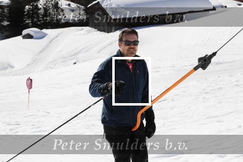Lech 25 februari 2019
Koning Willem-Alexander, Koningin MÃ¡xima, Prinses Beatrix, Prins Constantijn, Prinses Laurentien en de prinsessen Amalia, Alexia en Ariane samen met Eloise, Leonore en Claus-Casimir tijdens de fotosessie tijdens de wintersportvakantie in Lech.