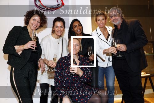 Amsterdam 4 februari 2019
Presentatie armbandje câ€™est Moi  (Art) voor de Esther Vergeer foundation.
Aanwezig zijn Esther Vergeer Quinty Trustfull Anouk Smulders Evelien de Bruijn en Mark Teurlings.