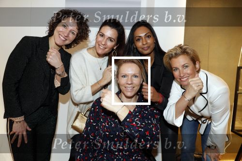 Amsterdam 4 februari 2019
Presentatie armbandje câ€™est Moi  (Art) voor de Esther Vergeer foundation.
Aanwezig zijn Esther Vergeer Quinty Trustfull Anouk Smulders Evelien de Bruijn en Mark Teurlings.