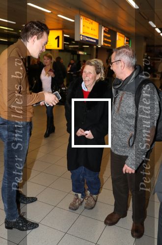 Amsterdam, 16 Februari 2019
Aankomst op Schiphol van Ria Bartling (vriendin oud-bokser Rudi Lubbers) samen met Dr. Martin Wagtmans in gesprek met Nick Dijkmaan