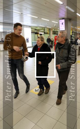 Amsterdam, 16 Februari 2019
Aankomst op Schiphol van Ria Bartling (vriendin oud-bokser Rudi Lubbers) samen met Dr. Martin Wagtmans in gesprek met Nick Dijkmaan