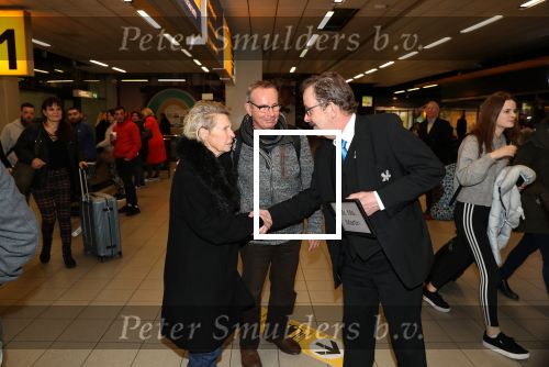 Amsterdam, 16 Februari 2019
Aankomst op Schiphol van Ria Bartling (vriendin oud-bokser Rudi Lubbers) samen met Dr. Martin Wagtmans