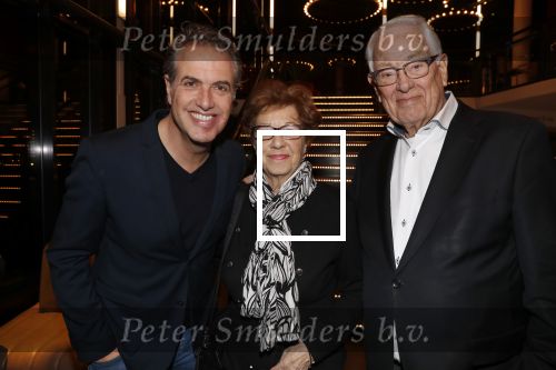 Zaandag 4 februari 2019
PremiÃ¨re Laten we eerlijk zijn in het zaantheater. Richard Kemper met zijn ouders