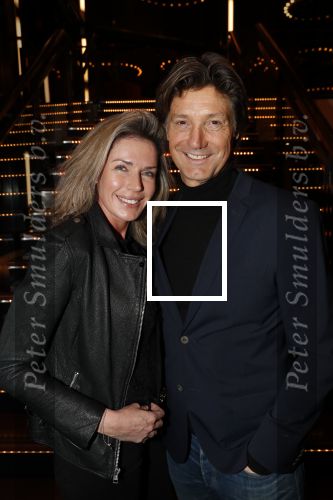 Zaandag 4 februari 2019
PremiÃ¨re Laten we eerlijk zijn in het zaantheater. Rick Engelkes en zijn vriendin Marie Claire Noorlander