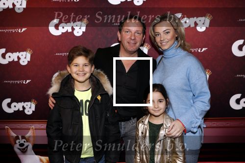Amsterdam 10 februari 2019
Premiere Corgi in pathe arena. Robert Leroy met partner Jamie de Boer en zijn zoon en dochter