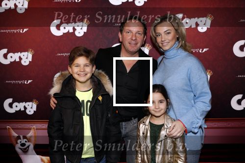 Amsterdam 10 februari 2019
Premiere Corgi in pathe arena. Robert Leroy met partner Jamie de Boer en zijn zoon en dochter