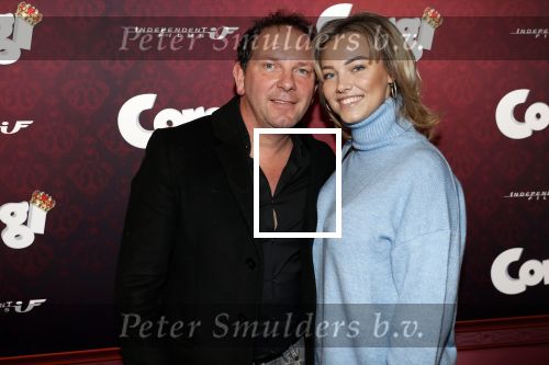 Amsterdam 10 februari 2019
Premiere Corgi in pathe arena. Robert Leroy met partner Jamie de Boer en zijn zoon en dochter