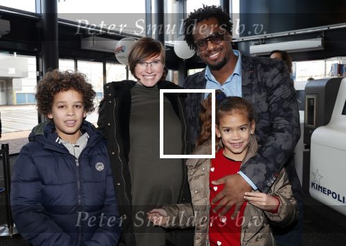 Utrecht 3 februari 2019
Premiere Lego film in de bioscoop bij de jaarbeurs. Rogier Komproe met zwangere partner en kinderen